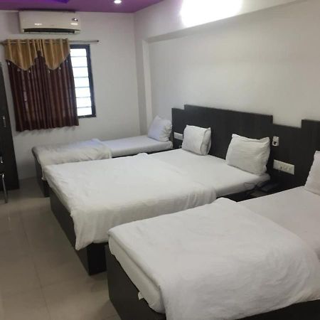 Hotel Long Stay 阿穆达巴 外观 照片